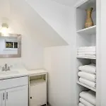 Stay Portland - The Fantastic Fargo Flat - Irving Park Oasis