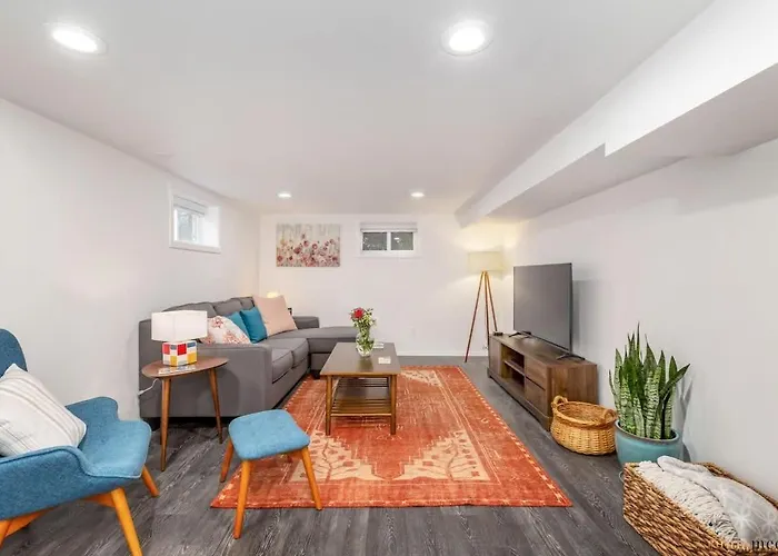 Stay Portland - The Fantastic Fargo Flat - Irving Park Oasis